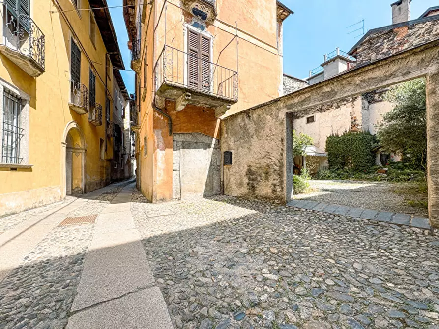 Immagine 36 di Appartamento in vendita  in via Gippini & via Poli a Orta San Giulio