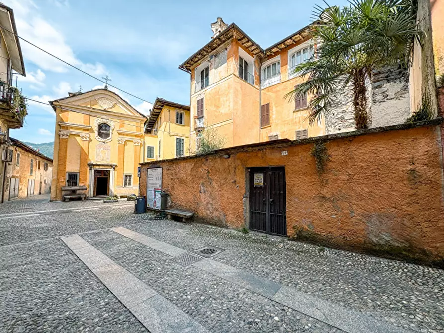 Immagine 37 di Appartamento in vendita  in via Gippini & via Poli a Orta San Giulio