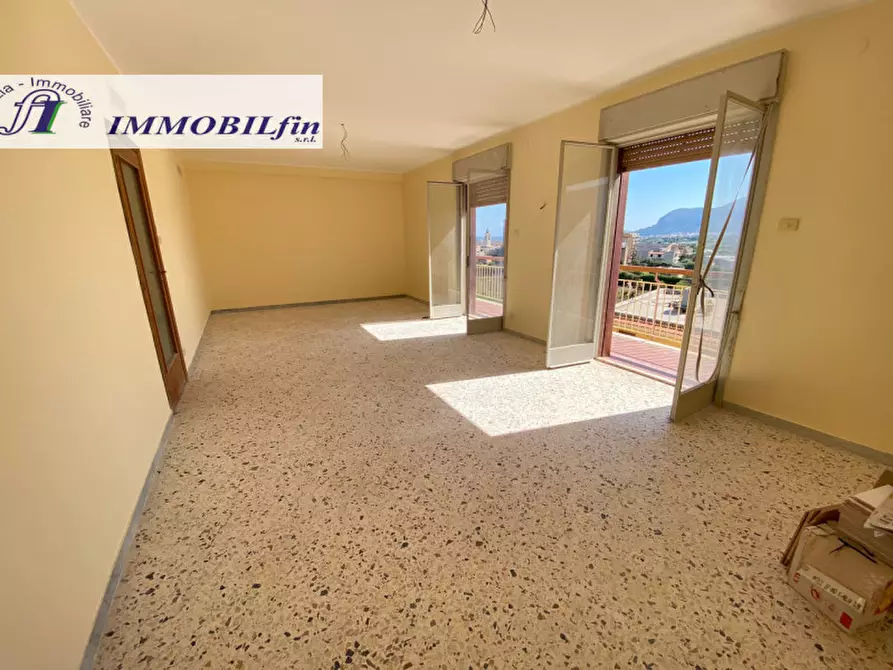 Immagine 3 di Appartamento in vendita  in Via Roma a Ficarazzi