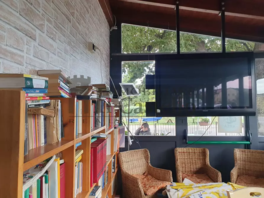 Immagine 6 di Attività commerciale in vendita  in Via della Sapienza a Magione