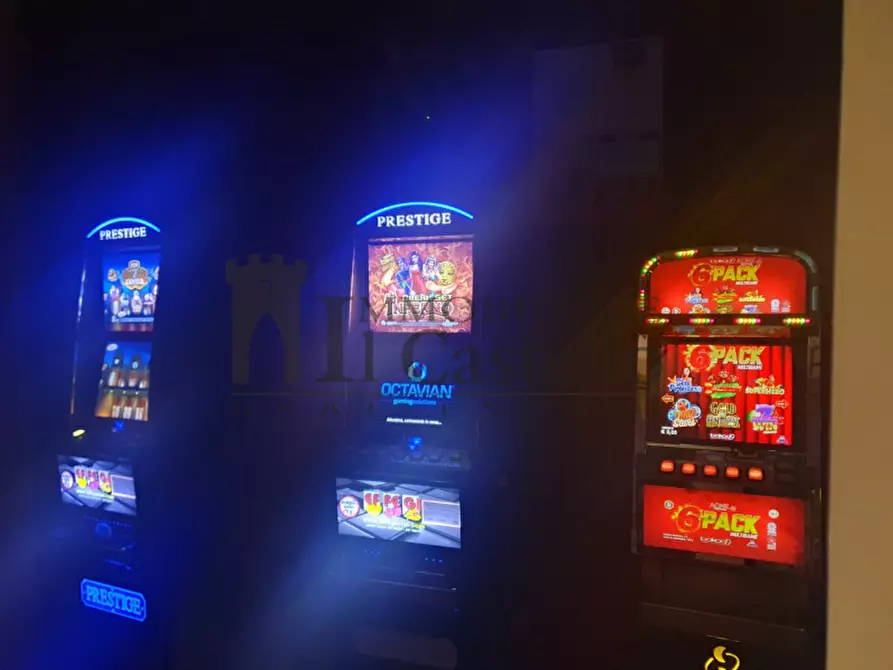 Immagine 8 di Attività commerciale in vendita  in Via della Sapienza a Magione