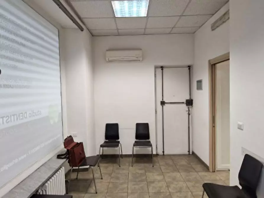 Immagine 1 di Ufficio in vendita  in Via Martiri della Libertà 7 a Moncalieri