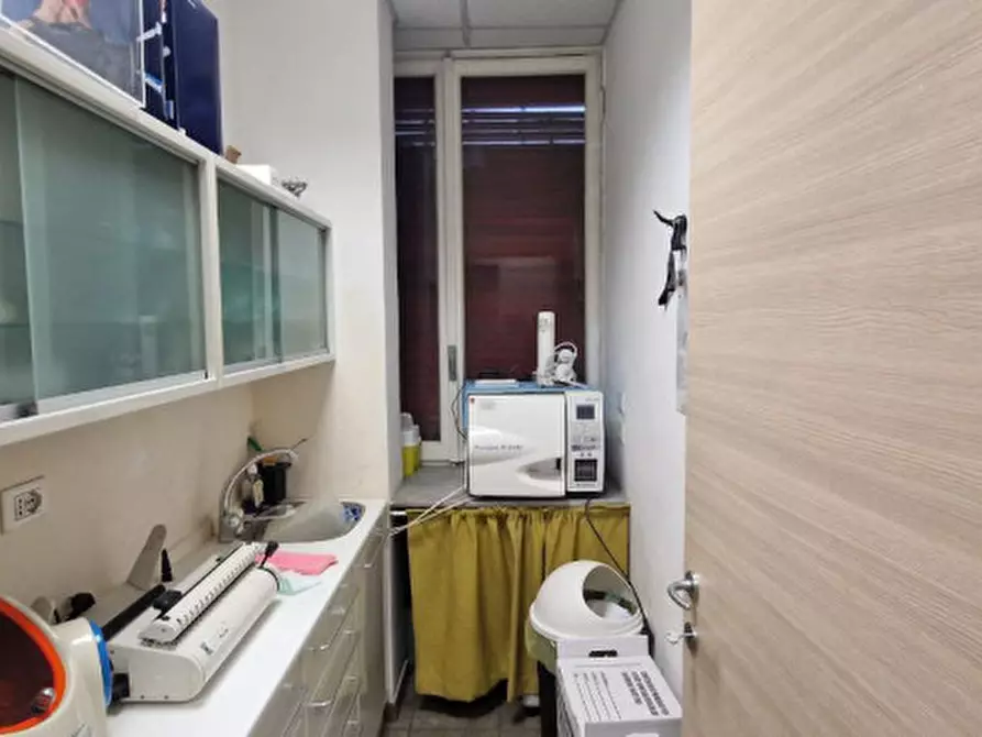 Immagine 5 di Negozio in vendita  in Via Martiri della Libertà 7 a Moncalieri