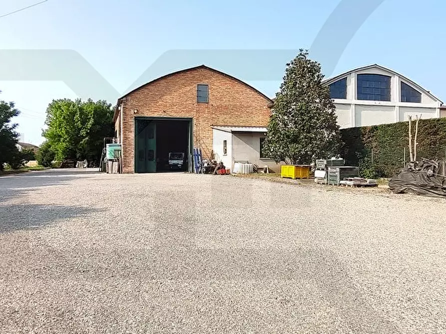 Immagine 1 di Capannone industriale in vendita  in Via Martiri di Fabriago a Lugo