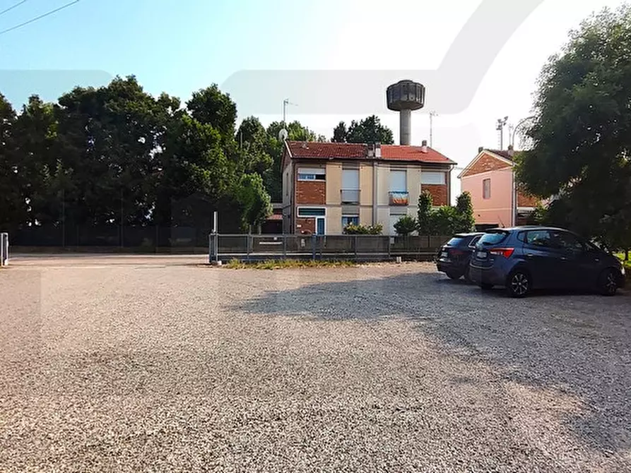 Immagine 2 di Capannone industriale in vendita  in Via Martiri di Fabriago a Lugo