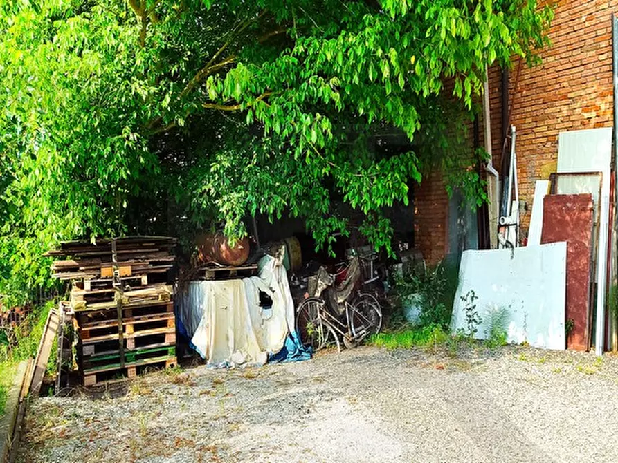 Immagine 11 di Capannone industriale in vendita  in Via Martiri di Fabriago a Lugo