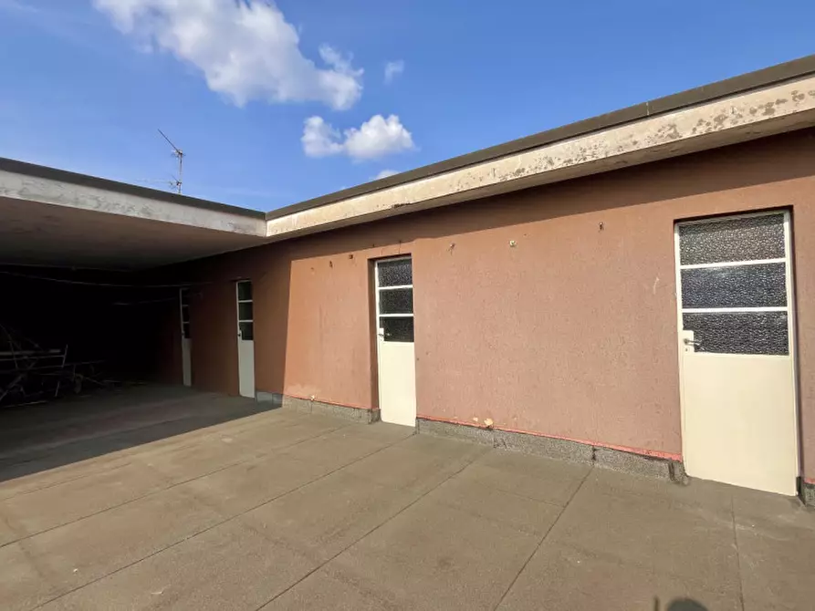 Immagine 25 di Palazzo in vendita  in Via Francesco Bianchi a Calcinato