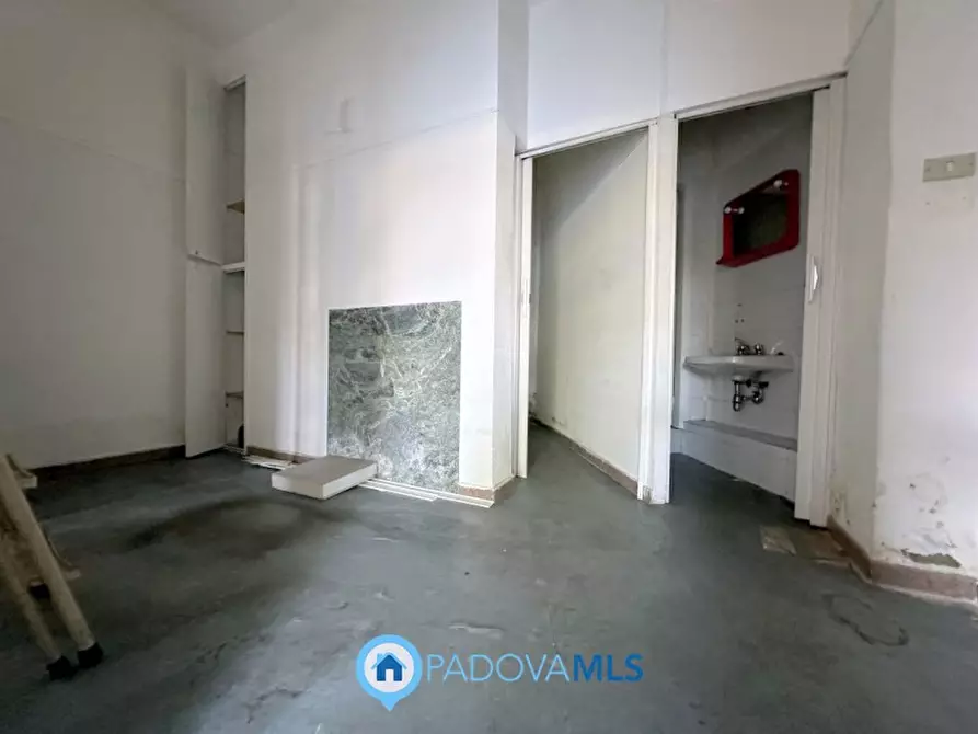 Immagine 7 di Negozio in vendita  in piazzale San Giovanni a Padova