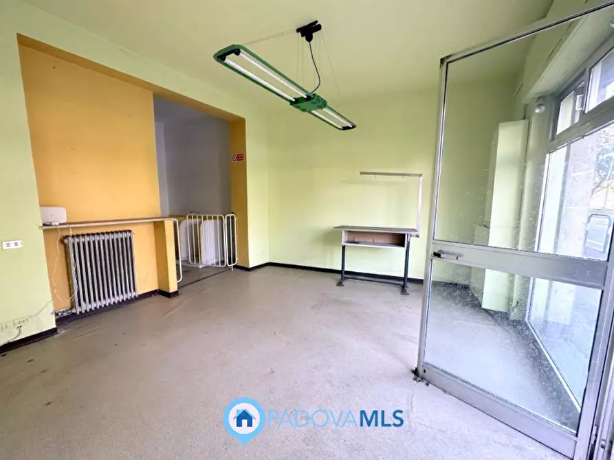 Immagine 12 di Negozio in vendita  in piazzale San Giovanni a Padova