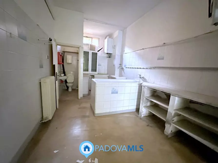 Immagine 16 di Negozio in vendita  in piazzale San Giovanni a Padova