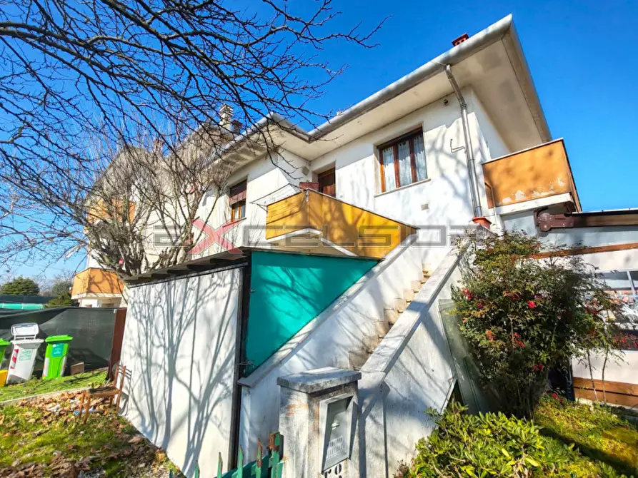 Immagine 1 di Appartamento in vendita  in C.so G. Mazzini n.7 - Adria (RO) a Adria