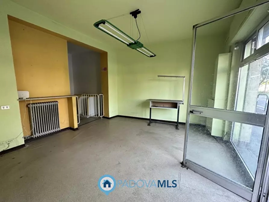 Immagine 9 di Negozio in vendita  in piazzale San Giovanni a Padova