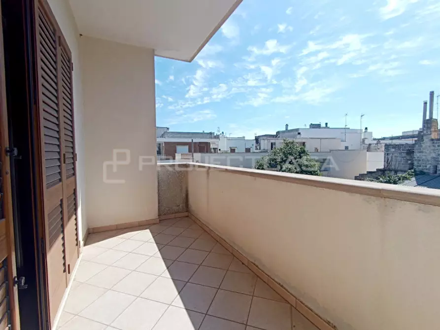 Immagine 12 di Negozio in vendita  in via Domenico De Angelis a Poggiardo