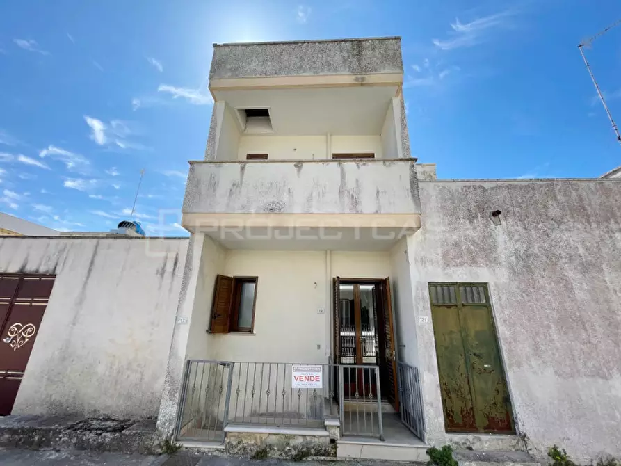 Immagine 23 di Negozio in vendita  in via Domenico De Angelis a Poggiardo