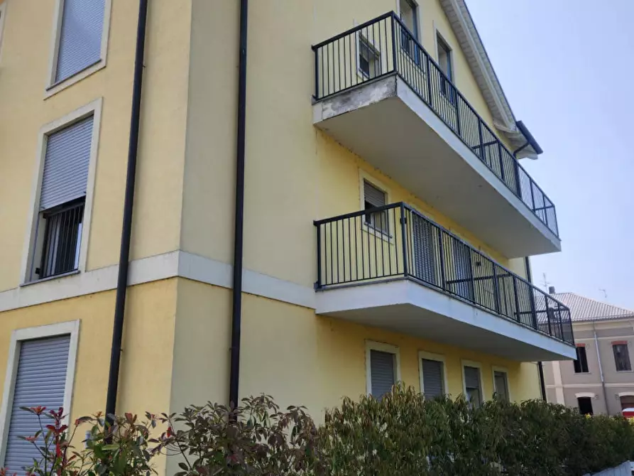 Immagine 8 di Appartamento in vendita  in Via Console Marcello a Casteggio