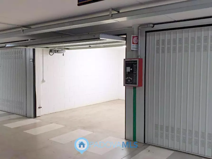 Immagine 4 di Garage in vendita  in Via Trieste a Padova