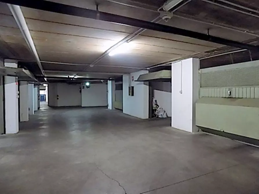 Immagine 7 di Garage in vendita  in via Paolo Thaon di Revel a Padova