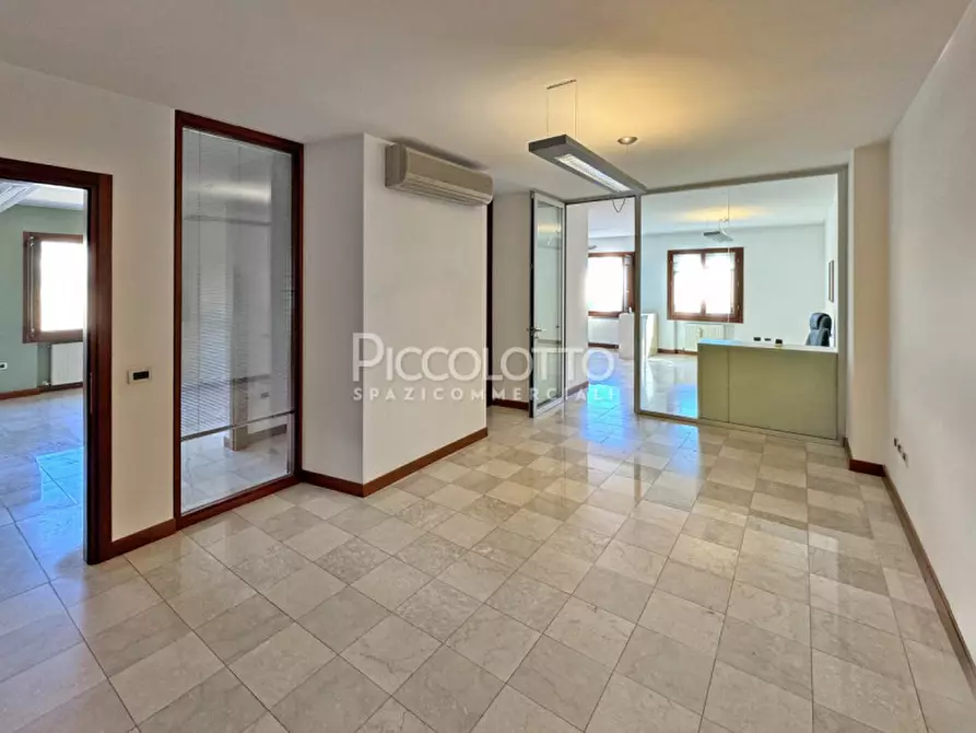 Immagine 2 di Ufficio in vendita  in via Manin a Asolo