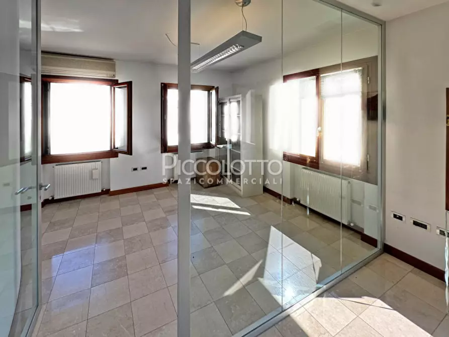 Immagine 3 di Ufficio in vendita  in via Manin a Asolo
