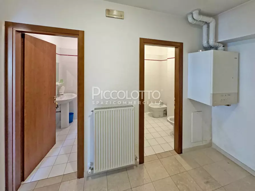 Immagine 10 di Ufficio in vendita  in via Manin a Asolo
