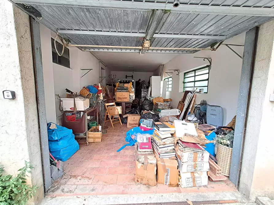 Immagine 2 di Garage in vendita  in Via Antonio Gramsci a Passignano Sul Trasimeno