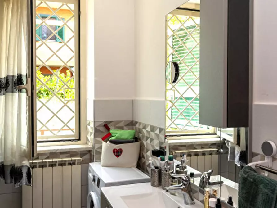 Immagine 18 di Villa in vendita  in via francesco del furia a Roma