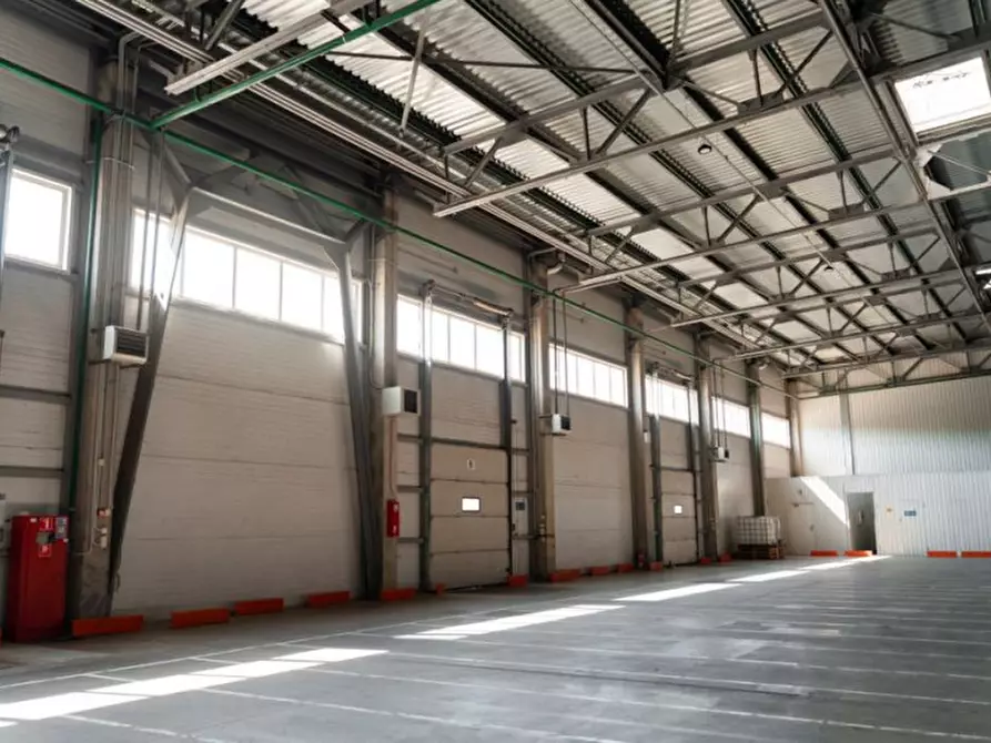 Immagine 2 di Capannone industriale in vendita  in via Flavio Gioia a Verona