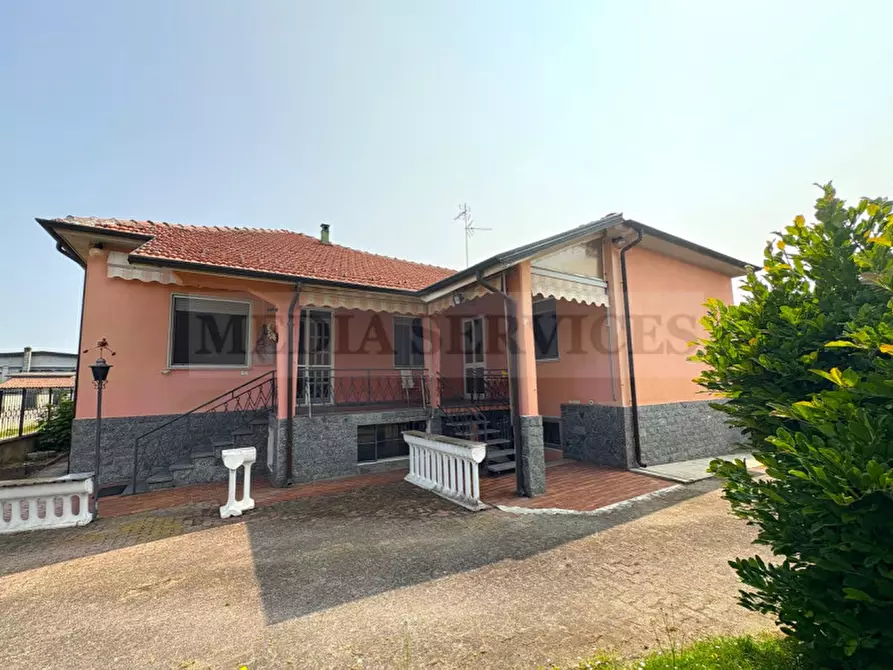 Immagine 1 di Villa in vendita  in via Giuseppe Mazzini n° 58 a Tromello