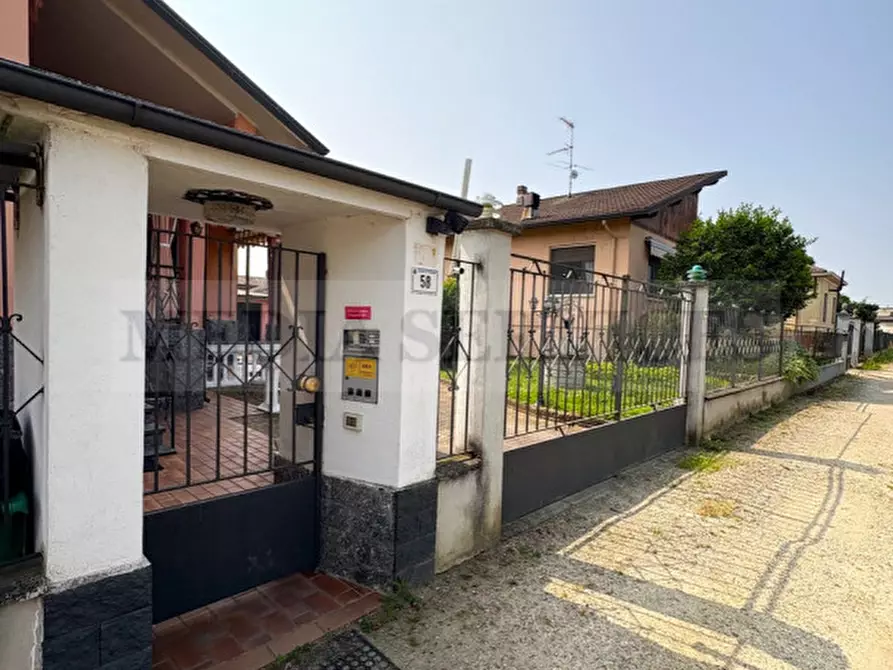 Immagine 3 di Villa in vendita  in via Giuseppe Mazzini n° 58 a Tromello