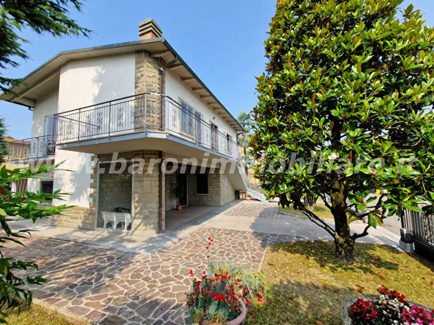 Immagine 1 di Villa in vendita  in Via Salvador Allende, 11 a Valsamoggia