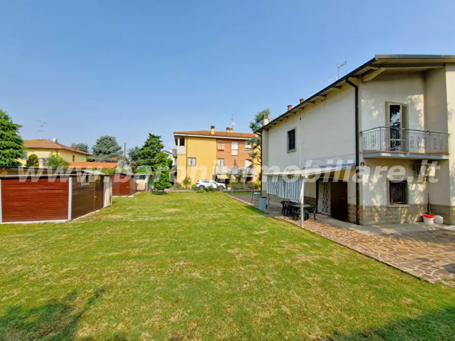 Immagine 5 di Villa in vendita  in Via Salvador Allende, 11 a Valsamoggia