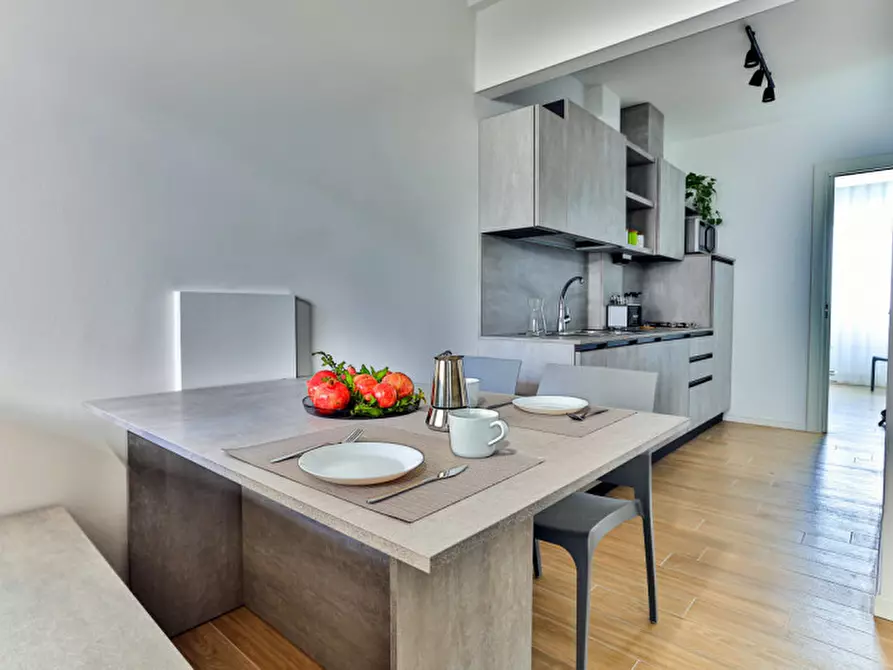 Immagine 2 di Appartamento in vendita  in Via Alessandro Volta a Abano Terme