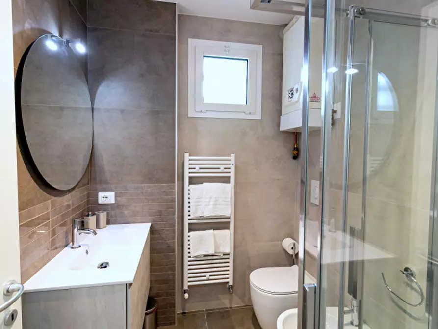 Immagine 10 di Appartamento in vendita  in Via Alessandro Volta a Abano Terme