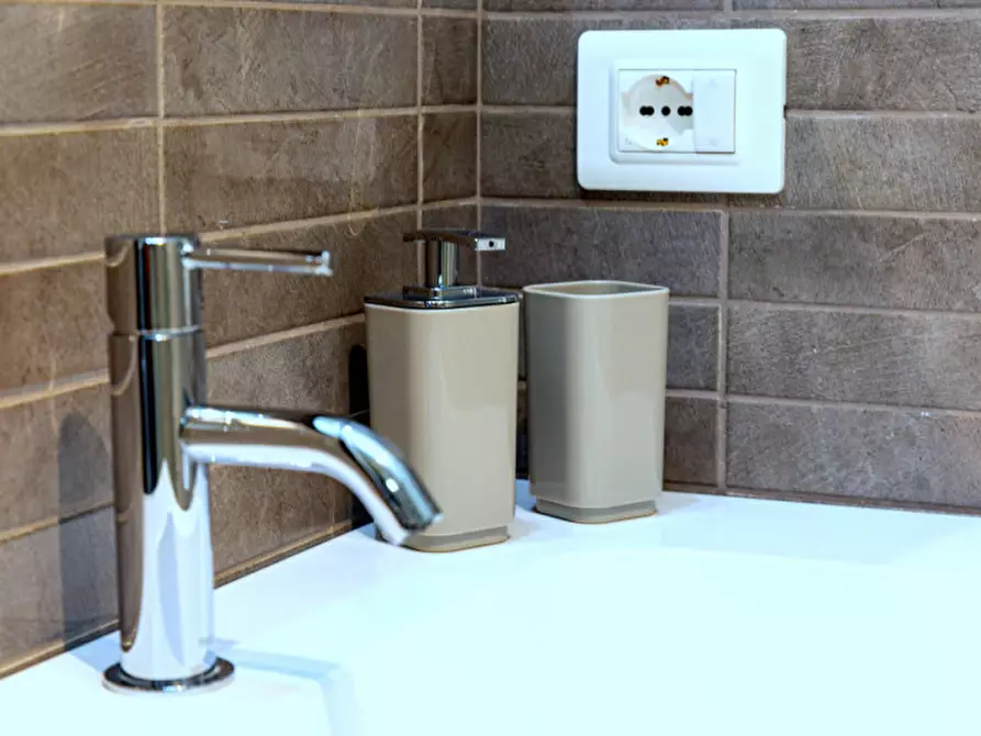 Immagine 16 di Appartamento in vendita  in Via Alessandro Volta a Abano Terme