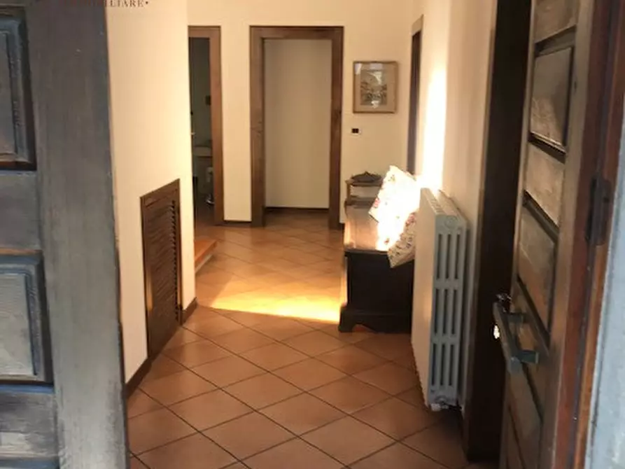 Immagine 3 di Villa in vendita  a Urbino