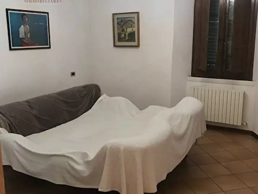 Immagine 4 di Villa in vendita  a Urbino