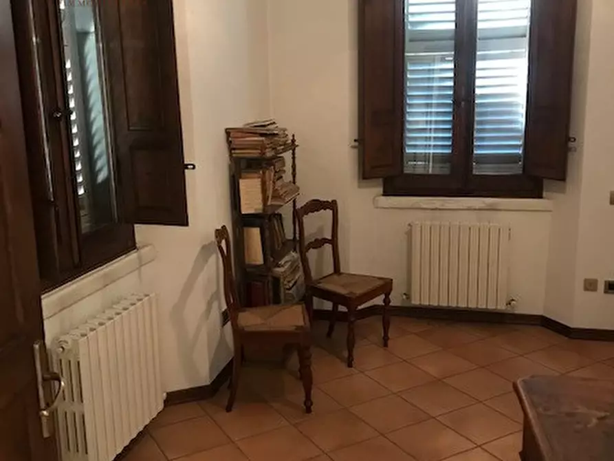 Immagine 6 di Villa in vendita  a Urbino