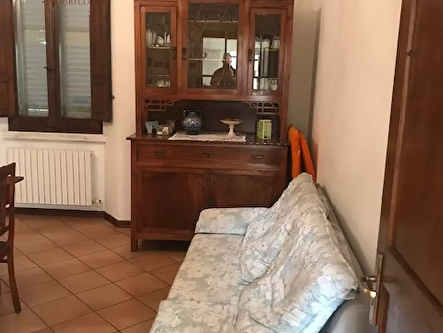 Immagine 8 di Villa in vendita  a Urbino