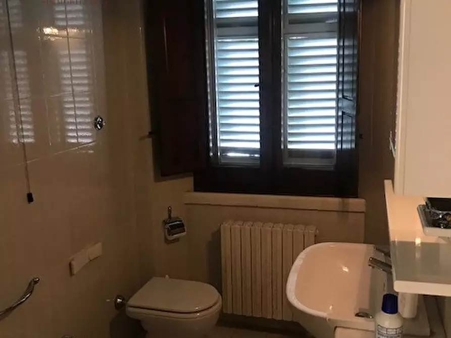 Immagine 10 di Villa in vendita  a Urbino