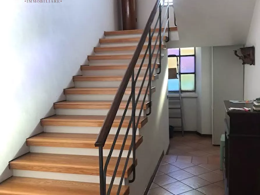 Immagine 11 di Villa in vendita  a Urbino