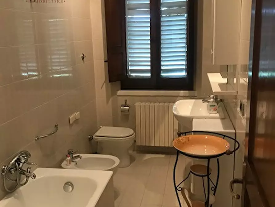Immagine 22 di Villa in vendita  a Urbino