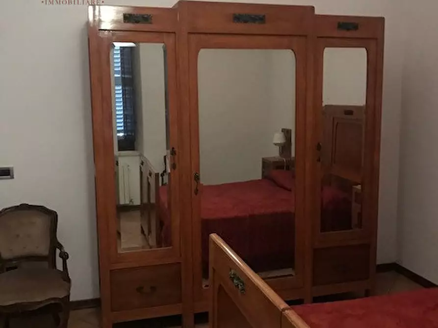 Immagine 30 di Villa in vendita  a Urbino