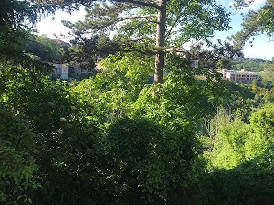 Immagine 35 di Villa in vendita  a Urbino