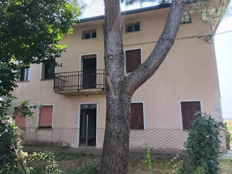 Immagine 1 di Palazzo in vendita  in Strada di Saviabona a Vicenza