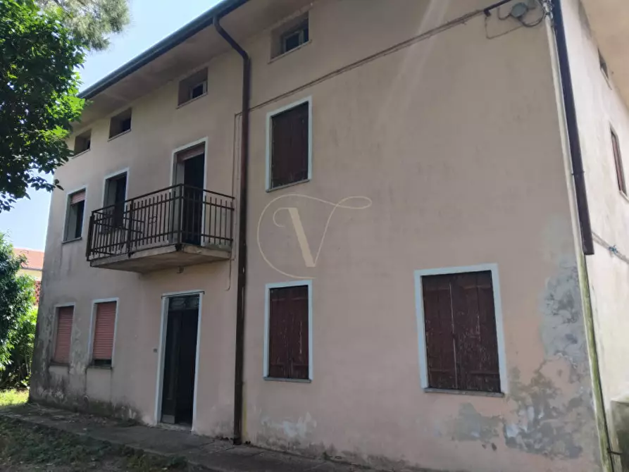 Immagine 2 di Palazzo in vendita  in Strada di Saviabona a Vicenza