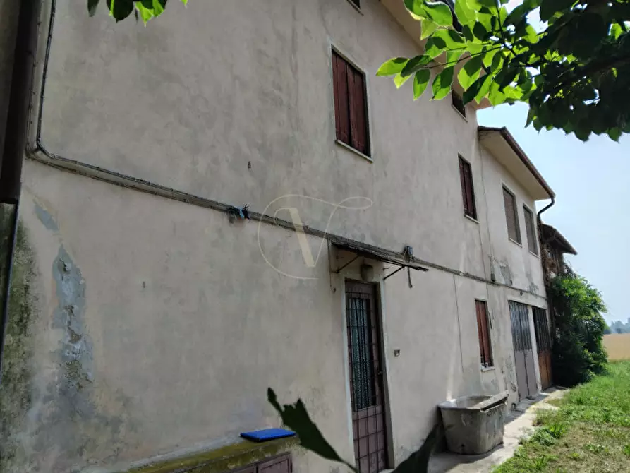 Immagine 4 di Palazzo in vendita  in Strada di Saviabona a Vicenza