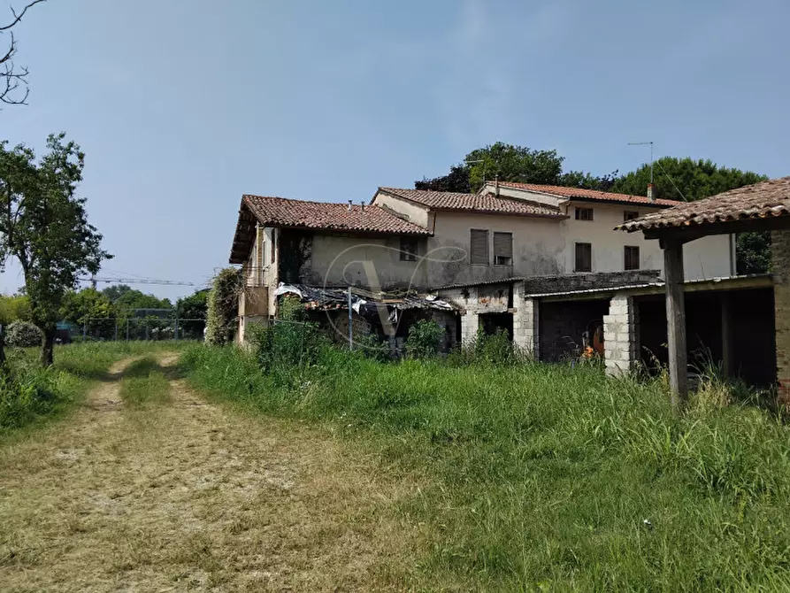 Immagine 9 di Palazzo in vendita  in Strada di Saviabona a Vicenza