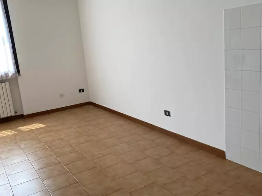 Immagine 10 di Appartamento in vendita  a Suzzara