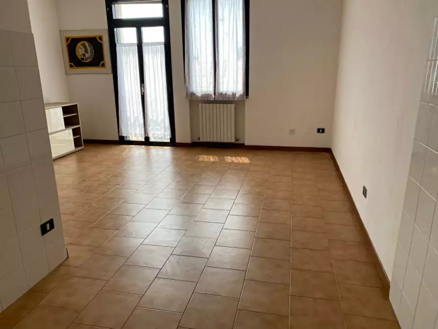 Immagine 11 di Appartamento in vendita  a Suzzara