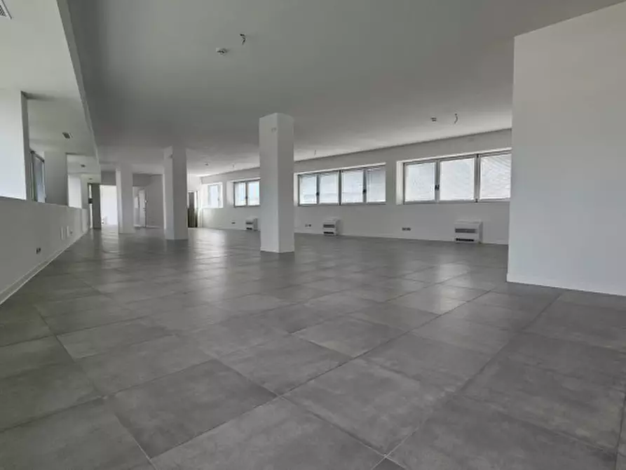 Immagine 4 di Ufficio in affitto  in Viale della Navigazione Interna a Padova